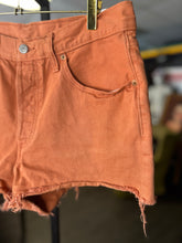 Load image into Gallery viewer, Georgia Peach Dukes | by Levi’s| Size 32 inches