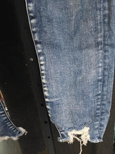 Load image into Gallery viewer, Hug my legs just right Jeans | By American Eagle| Size 14 Long