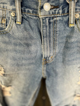 Load image into Gallery viewer, Shredded Wheat Shorts | by Levis| Size 34in
