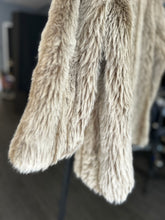 Load image into Gallery viewer, Limu Emu without Doug Faux Fur Coat | Size Medium