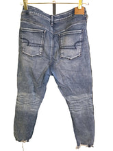 Load image into Gallery viewer, Hug my legs just right Jeans | By American Eagle| Size 14 Long