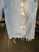 Load image into Gallery viewer, Shredded Wheat Shorts | by Levis| Size 34in
