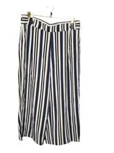 Load image into Gallery viewer, Referee on break pants| by Zara "trf" collection| Size XL
