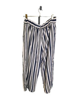 Load image into Gallery viewer, Referee on break pants| by Zara "trf" collection| Size XL
