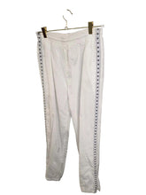 Load image into Gallery viewer, Dallas Cowboy Cheerleader Off duty windbreaker pants | Brand not indicated| Size Medium
