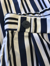 Load image into Gallery viewer, Referee on break pants| by Zara "trf" collection| Size XL
