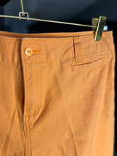 Load image into Gallery viewer, Zero calorie Mango Sherbert Capris| by Woolrich| Size 12
