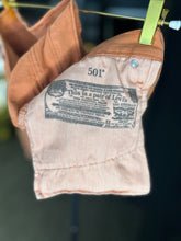Load image into Gallery viewer, Georgia Peach Dukes | by Levi’s| Size 32 inches
