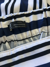 Load image into Gallery viewer, Referee on break pants| by Zara "trf" collection| Size XL
