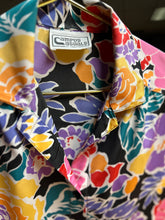 Load image into Gallery viewer, Tropical Thunder Down Under Button down top| by Campus Casuals of California | Size Small
