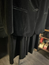 Load image into Gallery viewer, "What is that? Velvet?" 2 Piece suit| By Sofia Vergara| Size 14/16
