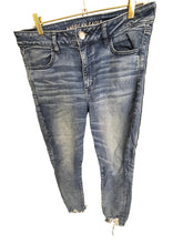 Load image into Gallery viewer, Hug my legs just right Jeans | By American Eagle| Size 14 Long
